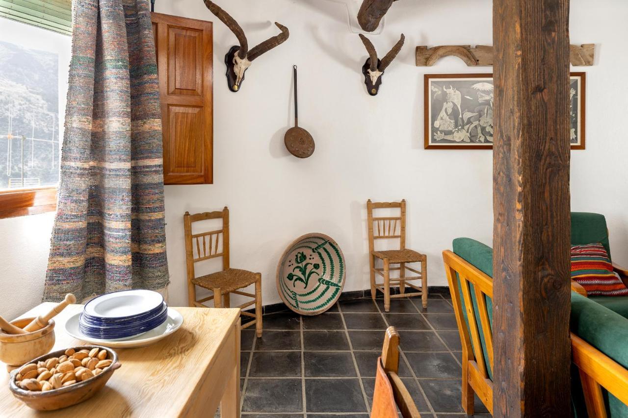 Casa Rural El Fuerte De Atabuey Trevélez Екстериор снимка