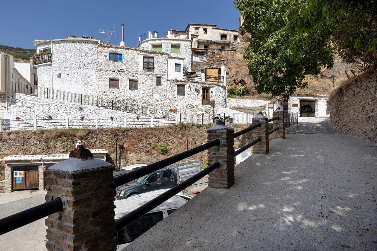 Casa Rural El Fuerte De Atabuey Trevélez Екстериор снимка