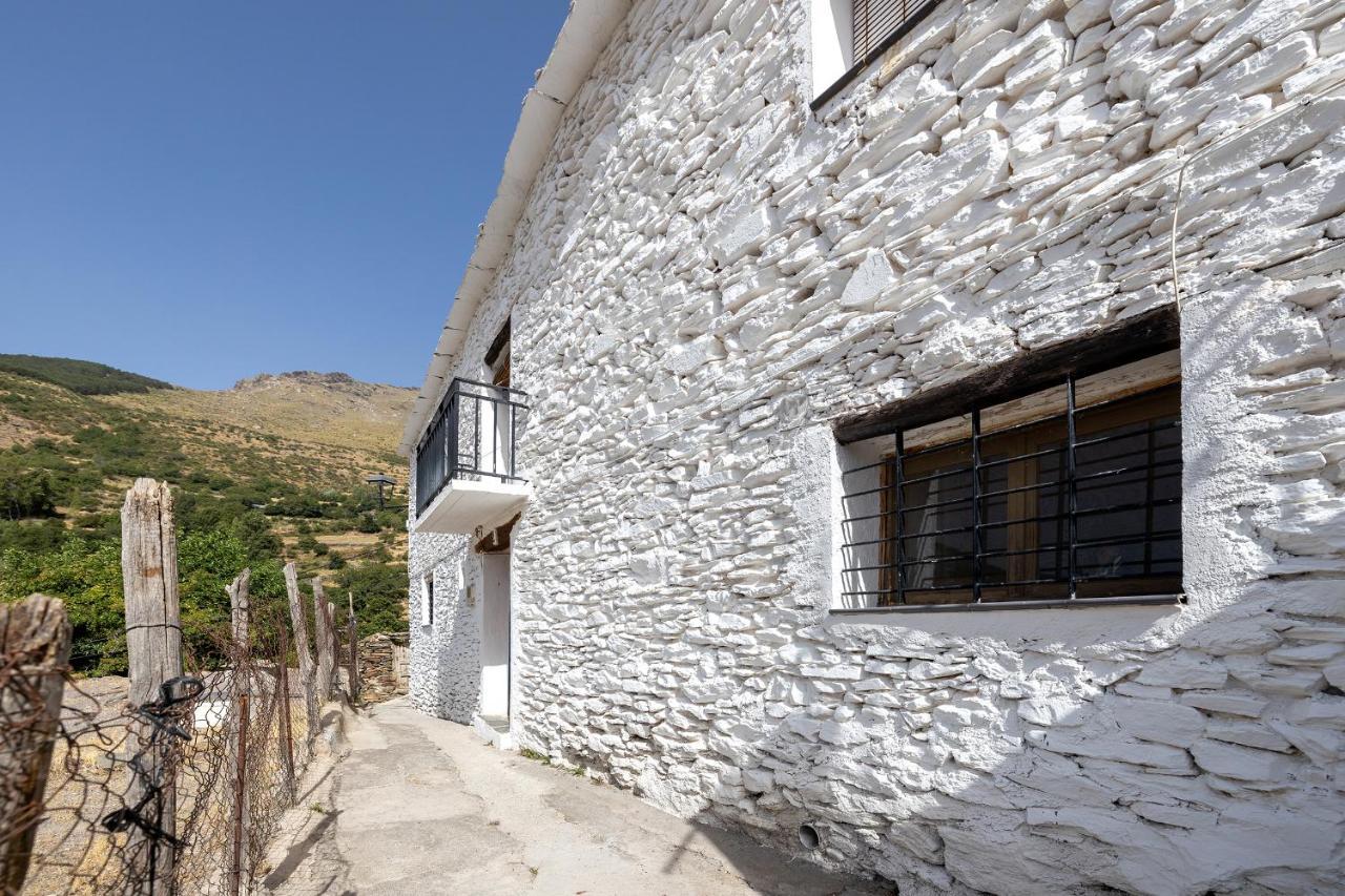 Casa Rural El Fuerte De Atabuey Trevélez Екстериор снимка